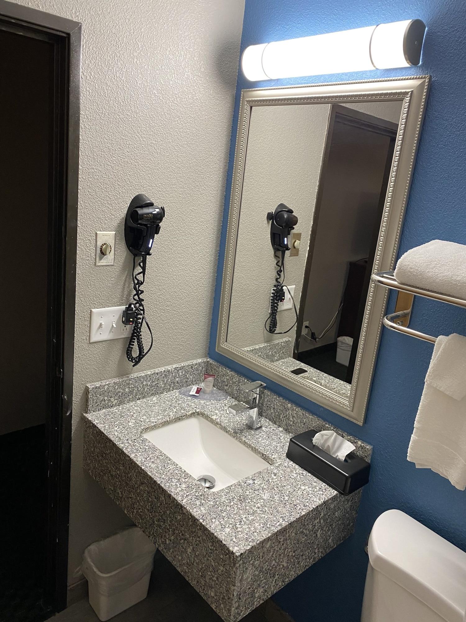 American Inn Cedar Rapids South Εξωτερικό φωτογραφία